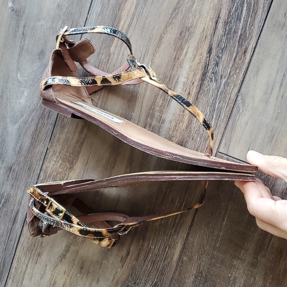 Steve Madden Women Serrious AnimalPrint T strap flat Comfort Sandals sz 6 - Picture 6 of 10